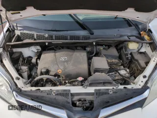 2018 Toyota Sienna LE Auto Access Seat with VIN 5TDKZ3DC8JS914225, listed as a Copart auction lot 60652575 with 66,303 mi miles and Salvage title. Bid and sale history available at DreamBid. Image 12.