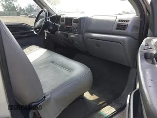 2003 Ford F-250 XL z VIN 3FTNX20LX3MB20798, wystawiony jako IAAI lot #42304074 z przebiegiem 274 238 mil mil oraz . Historia ofert i sprzedaży dostępna na DreamBid. Obrazek 5.