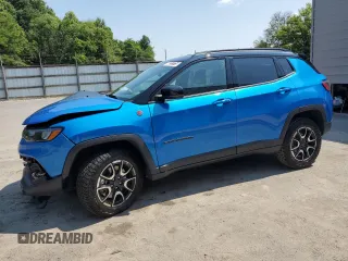 2025 Jeep Compass Trailhawk z VIN 3C4NJDDN1ST557375, wystawiony jako Copart lot #66312715 z przebiegiem 7 536 mil mil oraz Czysty tytuł • Clean title. Historia ofert i sprzedaży dostępna na DreamBid. Obrazek 1.