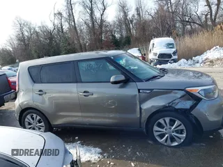 2015 Kia Soul + with VIN KNDJP3A5XF7122683, listed as a IAAI auction lot 41270677 with 107,595 mi miles. Bid and sale history available at carsss.com. Image 13.