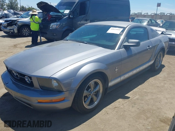 2006 Ford Mustang Standard with VIN 1ZVHT80N965123387, listed as a IAAI auction lot 40025808 with 134,269 mi miles. Bid and sale history available at carsss.com. Image 2.