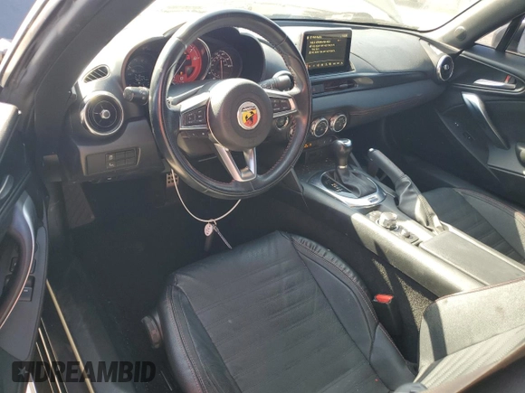 2018 FIAT 124 Spider Abarth z VIN JC1NFAEK8J0134189, wystawiony jako Copart lot #72461804 z przebiegiem 36 047 mil mil oraz Szkoda całkowita • Salvage title. Historia ofert i sprzedaży dostępna na DreamBid. Obrazek 8.