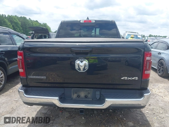 2022 Ram 1500 Big Horn z VIN 1C6RRFFG8NN365239, wystawiony jako IAAI lot #42453450 z przebiegiem 59 576 mil mil oraz . Historia ofert i sprzedaży dostępna na DreamBid. Obrazek 16.