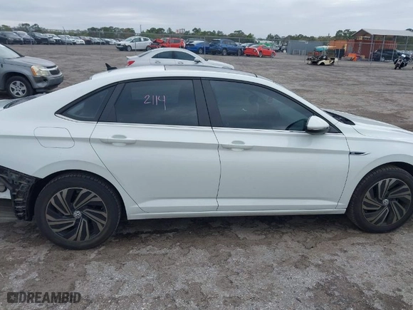2019 Volkswagen Jetta SEL Premium with VIN 3VWG57BU3KM103807, listed as a IAAI auction lot 41733098 with 68,608 mi miles. Bid and sale history available at carsss.com. Image 13.