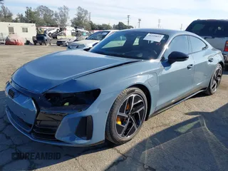 2024 Audi RS e-tron GT z VIN WAUBHBFWXR7901127, wystawiony jako IAAI lot #41220023 z przebiegiem 3414 mil mil oraz . Historia ofert i sprzedaży dostępna na DreamBid. Obrazek 2.