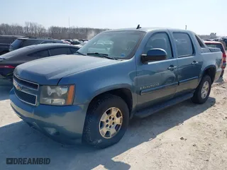 2009 Chevrolet Avalanche LT w/2LT with VIN 3GNEC22029G165697, listed as a IAAI auction lot 41797139 with 204,277 mi miles. Bid and sale history available at carsss.com. Image 17.