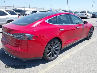 2016 Tesla Model S 90D с VIN 5YJSA1E26GF120631, выставлен на аукционе IAAI как лот 42249326 с пробегом 84 491 миль миль и . История ставок и продаж доступна на DreamBid. Изображение 4.