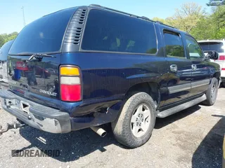 2005 Chevrolet Suburban LT with VIN 1GNEC16Z05J141829, listed as a IAAI auction lot 41985299 with 207,990 mi miles. Bid and sale history available at carsss.com. Image 4.