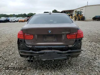2013 BMW 3 Series 328i z VIN WBA3A5C56DF350294, wystawiony jako Copart lot #62420505 z przebiegiem 184 532 mil mil oraz Czysty tytuł • Clean title. Historia ofert i sprzedaży dostępna na DreamBid. Obrazek 6.