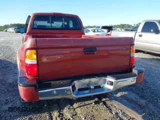 2003 Toyota Tacoma PreRunner with VIN 5TESN92N13Z217262, listed as a IAAI auction lot 41966002 with 249,268 mi miles. Bid and sale history available at carsss.com. Image 6.