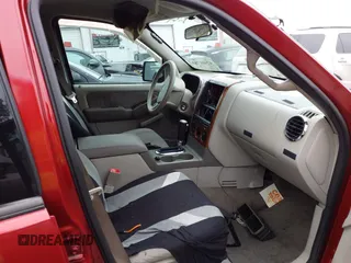 2007 Ford Explorer XLT z VIN 1FMEU63E67UA49738, wystawiony jako IAAI lot #42401780 z przebiegiem 75 927 mil mil oraz . Historia ofert i sprzedaży dostępna na DreamBid. Obrazek 5.