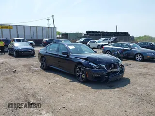 2017 BMW 7 Series 740i xDrive z VIN WBA7E4C5XHGU99243, wystawiony jako IAAI lot #42177194 z przebiegiem Nie podano mil oraz . Historia ofert i sprzedaży dostępna na DreamBid. Obrazek 1.