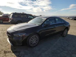2024 Mercedes-Benz CLA 250 z VIN W1K5J4HB5RN455240, wystawiony jako Copart lot #82819064 z przebiegiem 2 153 mil mil oraz Szkoda całkowita • Salvage title. Historia ofert i sprzedaży dostępna na DreamBid. Obrazek 1.