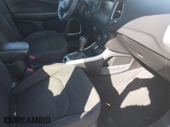 2020 Jeep Compass Sport с VIN 3C4NJCAB1LT236409, выставлен на аукционе IAAI как лот 41696554 с пробегом 125 930 миль миль и . История ставок и продаж доступна на DreamBid. Изображение 5.