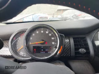 2019 MINI Hardtop Cooper S z VIN WMWXP7C56K2A49415, wystawiony jako IAAI lot #41952188 z przebiegiem 143 633 mil mil oraz . Historia ofert i sprzedaży dostępna na DreamBid. Obrazek 7.