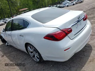 2018 Infiniti Q70 Luxe z VIN JN1BY1PP7JM330399, wystawiony jako IAAI lot #42028103 z przebiegiem 95 527 mil mil oraz . Historia ofert i sprzedaży dostępna na DreamBid. Obrazek 3.