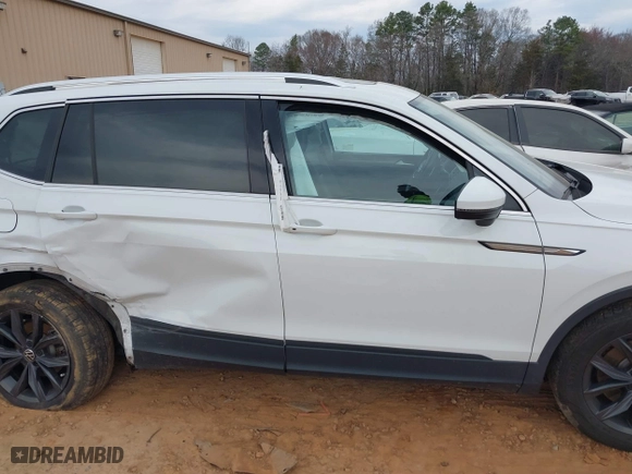 2022 Volkswagen Tiguan SE with VIN 3VV3B7AX7NM035703, listed as a IAAI auction lot 41692101 with 53,979 mi miles. Bid and sale history available at carsss.com. Image 13.