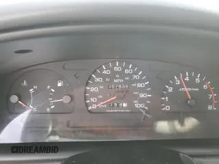 1996 Nissan Frontier XE z VIN 1N6SD11S1TC389671, wystawiony jako Copart lot #44762335 z przebiegiem 207 938 mil mil oraz Szkoda całkowita • Salvage title. Historia ofert i sprzedaży dostępna na DreamBid. Obrazek 9.