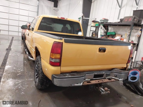 2002 Chevrolet Silverado 1500 LS with VIN 1GCEK19T62Z132438, listed as a IAAI auction lot 41777375 with 150,154 mi miles. Bid and sale history available at carsss.com. Image 16.
