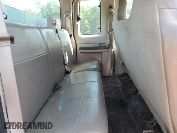 2008 Ford F-250 XL with VIN 1FDSX20558ED20386, listed as a Copart auction lot 61328455 with 111,449 mi miles and Salvage title. Bid and sale history available at DreamBid. Image 10.