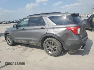 2022 Ford Explorer XLT with VIN 1FMSK7DH8NGB34292, listed as a Copart auction lot 53643735 with 55,726 mi miles and Salvage Title. Bid and sale history available at carsss.com. Image 2.