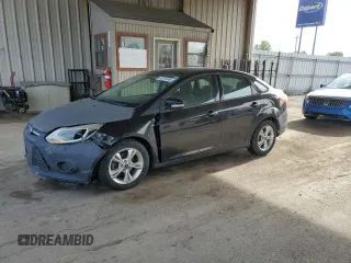 2013 Ford Focus SE z VIN 1FADP3F26DL106275, wystawiony jako Copart lot #55701345 z przebiegiem 117 897 mil mil oraz Szkody całkowita. Historia ofert i sprzedaży dostępna na DreamBid. Obrazek 1.