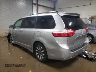 2018 Toyota Sienna XLE z VIN 5TDDZ3DC1JS197031, wystawiony jako Copart lot #44201715 z przebiegiem 180 475 mil mil oraz Szkoda całkowita • Salvage title. Historia ofert i sprzedaży dostępna na DreamBid. Obrazek 2.