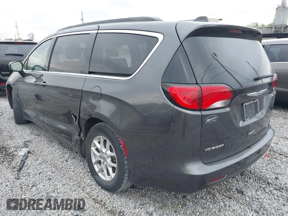 2021 Chrysler Voyager LXi z VIN 2C4RC1DG5MR511890, wystawiony jako IAAI lot #41923750 z przebiegiem 103 761 mil mil oraz . Historia ofert i sprzedaży dostępna na DreamBid. Obrazek 3.