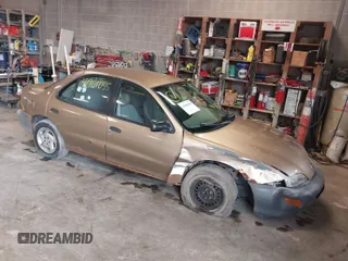 1998 Chevrolet Cavalier z VIN 1G1JC524XW7175728, wystawiony jako IAAI lot #41961055 z przebiegiem 129 742 mil mil oraz . Historia ofert i sprzedaży dostępna na DreamBid. Obrazek 1.