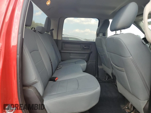 2013 Ram 2500 Tradesman z VIN 3C6UR5CLXDG558960, wystawiony jako Copart lot #57046995 z przebiegiem 75 628 mil mil oraz Czysty tytuł • Clean title. Historia ofert i sprzedaży dostępna na DreamBid. Obrazek 10.