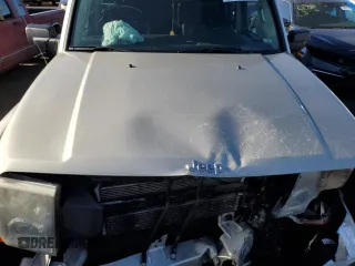 2008 Jeep Commander Limited with VIN 1J8HG582X8C200842, listed as a Copart auction lot 68732374 with 249,654 mi miles and Salvage Title. Bid and sale history available at carsss.com. Image 12.