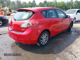 2013 Mazda 3 i Touring z VIN JM1BL1LP9D1813240, wystawiony jako IAAI lot #42405052 z przebiegiem 153 349 mil mil oraz . Historia ofert i sprzedaży dostępna na DreamBid. Obrazek 4.