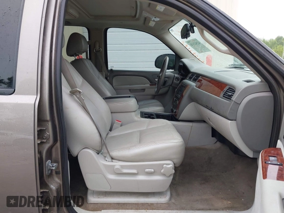 2012 Chevrolet Tahoe LT with VIN 1GNSCBE01CR123298, listed as a IAAI auction lot 42542148 with 203,752 mi miles and . Bid and sale history available at DreamBid. Image 5.
