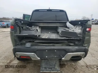 2022 Rivian R1T Launch Edition z VIN 7FCTGAAL2NN000433, wystawiony jako Copart lot #46680705 z przebiegiem Nie podano mil oraz Szkody całkowita. Historia ofert i sprzedaży dostępna na DreamBid. Obrazek 6.