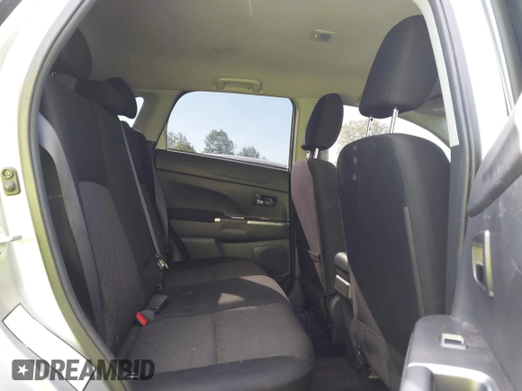 2021 Mitsubishi Outlander ES z VIN JA4ARUAU7MU017700, wystawiony jako IAAI lot #42320238 z przebiegiem 120 999 mil mil oraz . Historia ofert i sprzedaży dostępna na DreamBid. Obrazek 8.