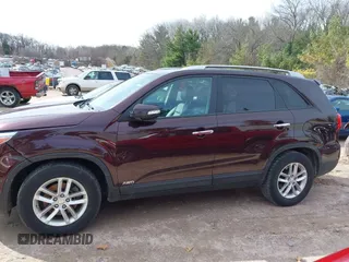 2014 Kia Sorento LX with VIN 5XYKTDA61EG475569, listed as a IAAI auction lot 41924158 with 58,724 mi miles and . Bid and sale history available at carsss.com. Image 14.