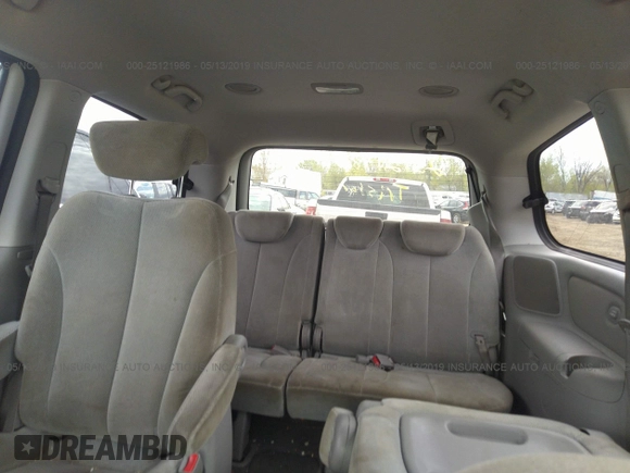 2008 Kia Sedona LX with VIN KNDMB233186202061, listed as a IAAI auction lot 25121986 with 140,688 mi miles. Bid and sale history available at carsss.com. Image 8.