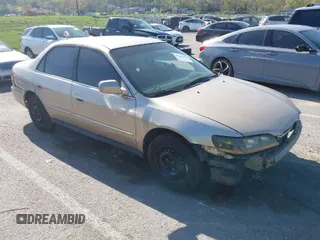 2002 Honda Accord LX z VIN 3HGCG56412G702456, wystawiony jako IAAI lot #42040650 z przebiegiem 203 310 mil mil oraz . Historia ofert i sprzedaży dostępna na DreamBid. Obrazek 1.