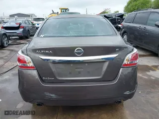 2015 Nissan Altima 2.5 S with VIN 1N4AL3AP0FC571204, listed as a IAAI auction lot 41856694 with 138,125 mi miles. Bid and sale history available at carsss.com. Image 17.