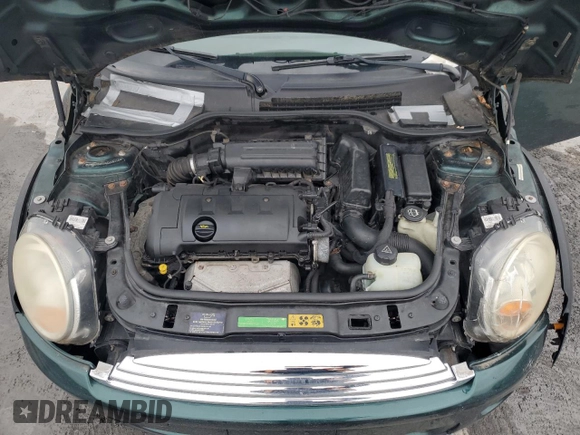 2008 MINI Hardtop with VIN WMWMF33538TU68174, listed as a Copart auction lot 52599285 with 150,496 mi miles and Salvage Title. Bid and sale history available at DreamBid. Image 11.