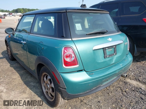 2012 MINI Hardtop with VIN WMWSU3C58CT185467, listed as a IAAI auction lot 42400558 with 303,230 mi miles and . Bid and sale history available at DreamBid. Image 3.