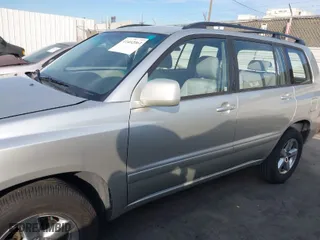 2007 Toyota Highlander with VIN JTEGD21A070165381, listed as a IAAI auction lot 41402061 with 157,091 mi miles. Bid and sale history available at carsss.com. Image 14.