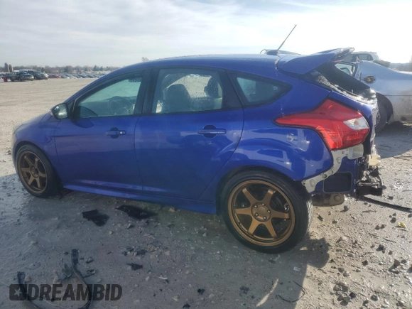 2014 Ford Focus ST with VIN 1FADP3L92EL207235, listed as a Copart auction lot 49650505 with 204,400 mi miles and Clean Title. Bid and sale history available at carsss.com. Image 2.