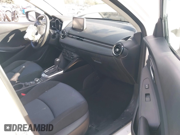 2016 Scion iA z VIN 3MYDLBZV9GY139080, wystawiony jako IAAI lot #41494384 z przebiegiem 106 092 mil mil oraz . Historia ofert i sprzedaży dostępna na DreamBid. Obrazek 5.