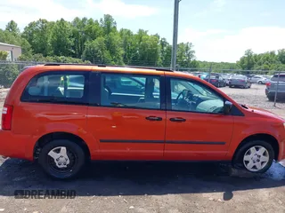 2008 Dodge Grand Caravan SE z VIN 2D8HN44H48R712526, wystawiony jako IAAI lot #42278668 z przebiegiem 134 707 mil mil oraz . Historia ofert i sprzedaży dostępna na DreamBid. Obrazek 14.