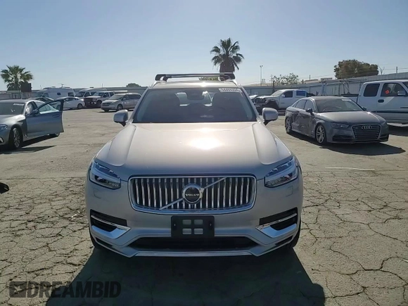 2023 Volvo XC90 Plus Bright Theme with VIN YV4H60CN4P1955118, listed as a Copart auction lot 54465334 with 13,014 mi miles and Salvage title. Bid and sale history available at DreamBid. Image 12.