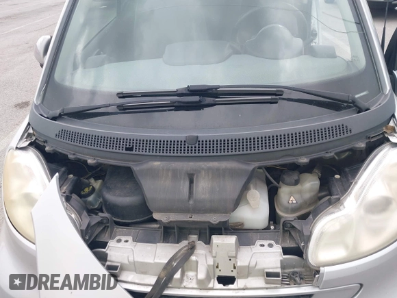 2009 Smart fortwo Pure with VIN WMEEJ31X69K317204, listed as a IAAI auction lot 42779603 with 159,179 mi miles and . Bid and sale history available at DreamBid. Image 10.