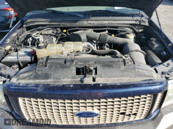 2003 Ford Excursion Eddie Bauer z VIN 1FMNU45S13EB44882, wystawiony jako Copart lot #72880424 z przebiegiem 215 341 mil mil oraz Czysty tytuł • Clean title. Historia ofert i sprzedaży dostępna na DreamBid. Obrazek 11.
