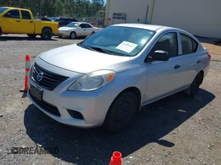 2014 Nissan Versa SV with VIN 3N1CN7AP5EL804830, listed as a IAAI auction lot 41886107 with 140,952 mi miles. Bid and sale history available at carsss.com. Image 2.