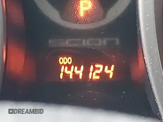 2014 Scion tC z VIN JTKJF5C71E3081033, wystawiony jako IAAI lot #42333111 z przebiegiem 144 124 mil mil oraz . Historia ofert i sprzedaży dostępna na DreamBid. Obrazek 15.